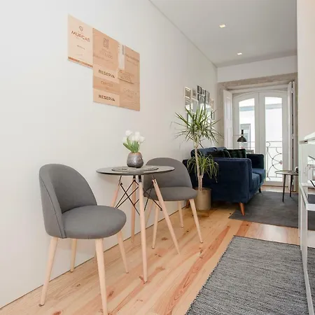 Liiiving In - Cozy & Chic Downtown Porto