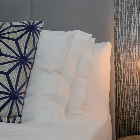 Liiiving In - Cozy & Chic Downtown * Порту