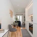 Liiiving In - Cozy & Chic Downtown * Porto