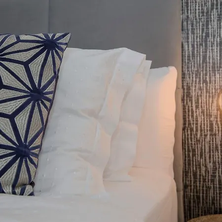 Liiiving In - Cozy & Chic Downtown Apartamento