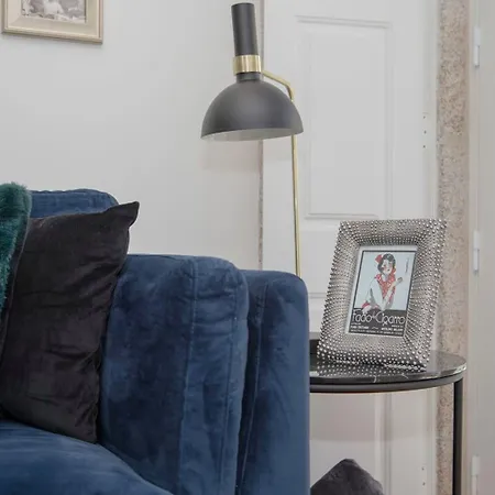 Liiiving In - Cozy & Chic Downtown Apartment Porto