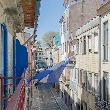 Liiiving In - Cozy & Chic Downtown *