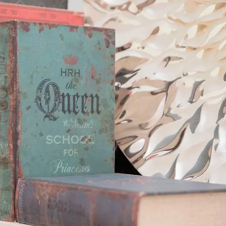 Liiiving In - Cozy & Chic Downtown *