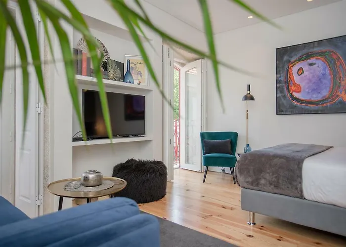 Liiiving In - Cozy & Chic Downtown *