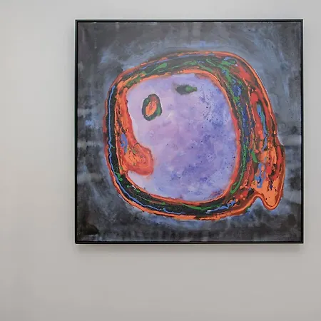 아파트 Liiiving In - Cozy & Chic Downtown *