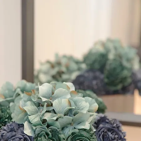 아파트 Liiiving In - Cozy & Chic Downtown 포르투