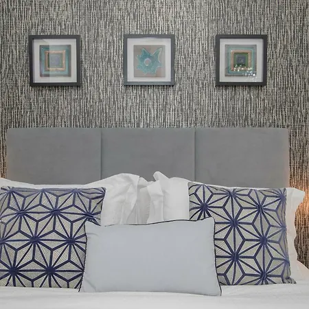 Liiiving In - Cozy & Chic Downtown Apartamento