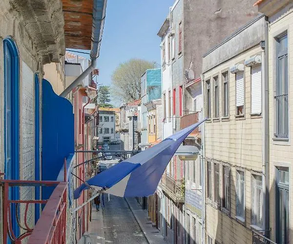 Liiiving In - Cozy & Chic Downtown *