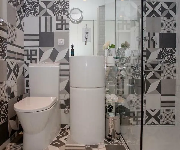 Liiiving In - Cozy & Chic Downtown Apartament *