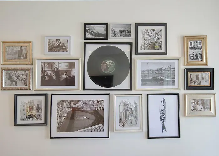 Апартаменты Liiiving In - Cozy & Chic Downtown